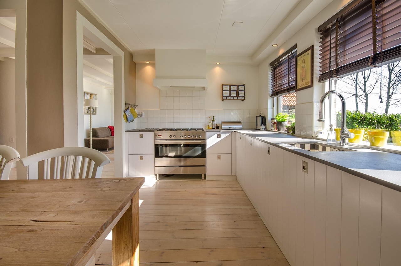 Zomers interieur met lavendel geurverspreider.